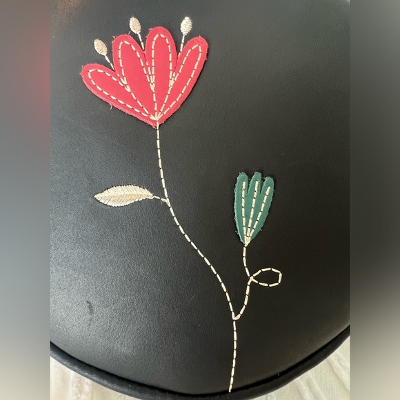 Like New Limited Edition Portland Leather Circle Crossbody Blossom Small - Picture 10 of 11